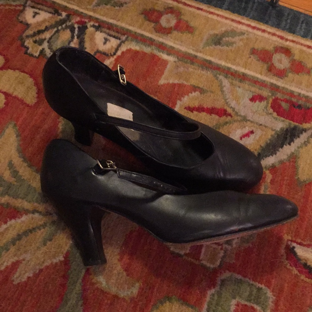 Capezio 3in Character shoes